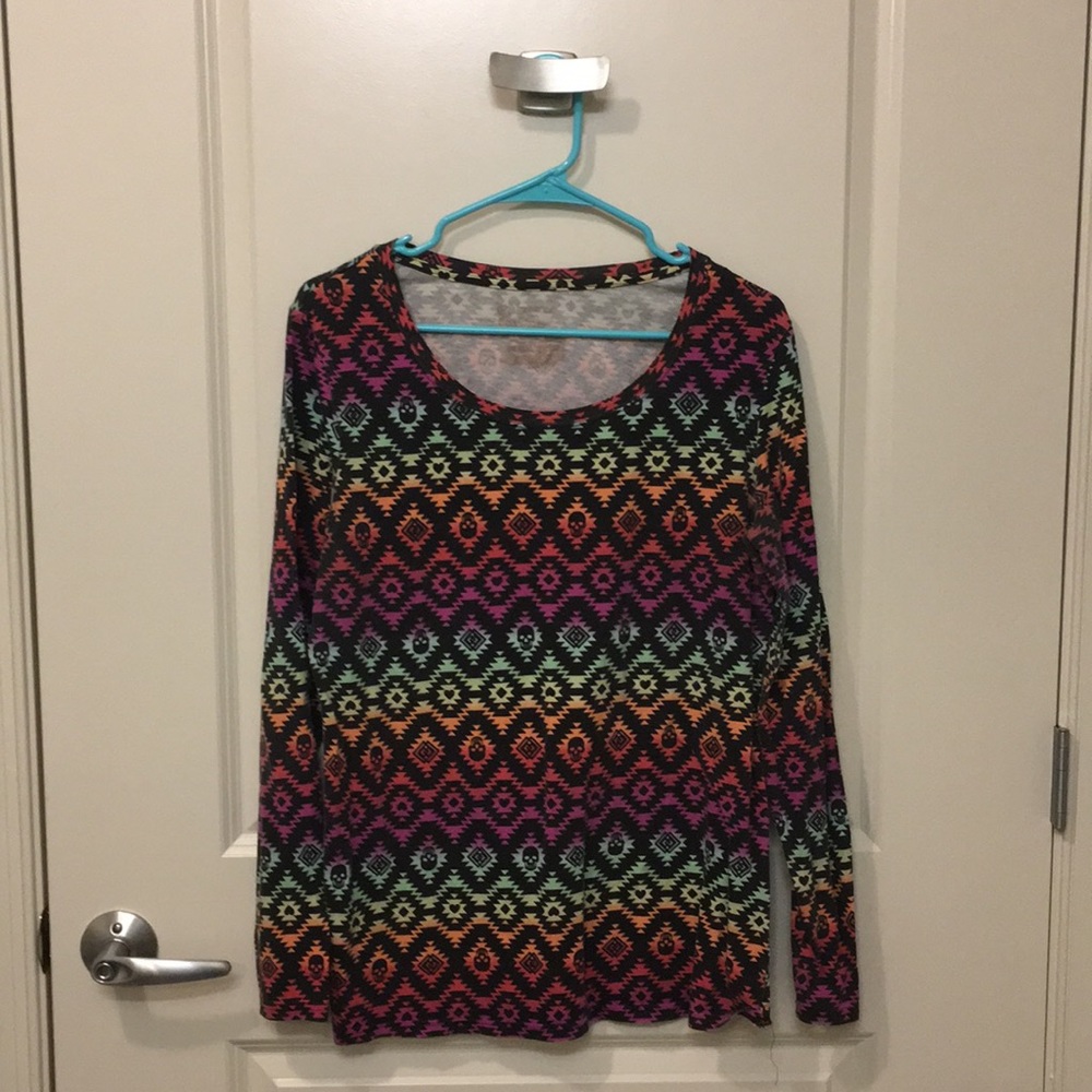 Colorful aztec top w/skulls & hearts